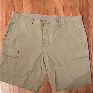 GAP Men's Khaki Cargo Shorts